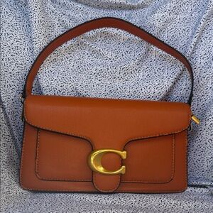 Elegant Tan Shoulder Bag with Gold Detail
